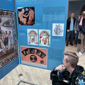 Uczniowie w Muzeum Historii Medycyny