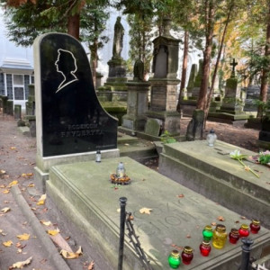 Uczniowie ZS14 z wizytą na Starych Powązkach