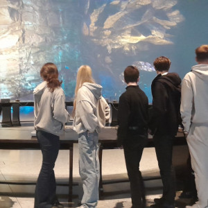 Klasa 5d przy okrągłym stole.